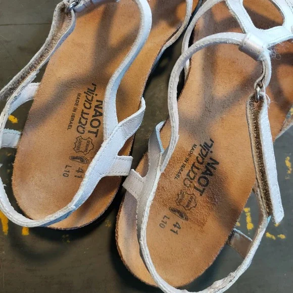 Naot White Leather Strappy Sandals Womens 41 L10 Made in Israel Cutout Flat - Picture 2 of 4